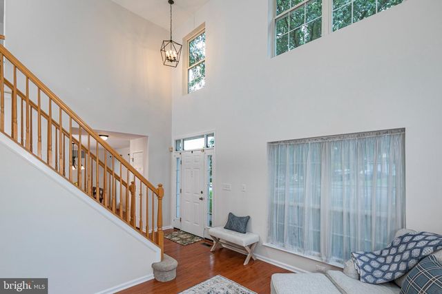 1 HOWE CT, Pennington, NJ 08534