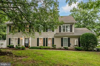 1 HOWE CT, Pennington, NJ 08534