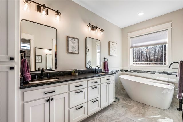 3 Greenlaw Lane, Bella Vista, AR 72715