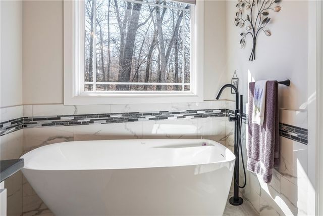 3 Greenlaw Lane, Bella Vista, AR 72715