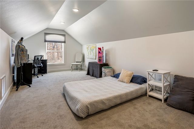 3 Greenlaw Lane, Bella Vista, AR 72715