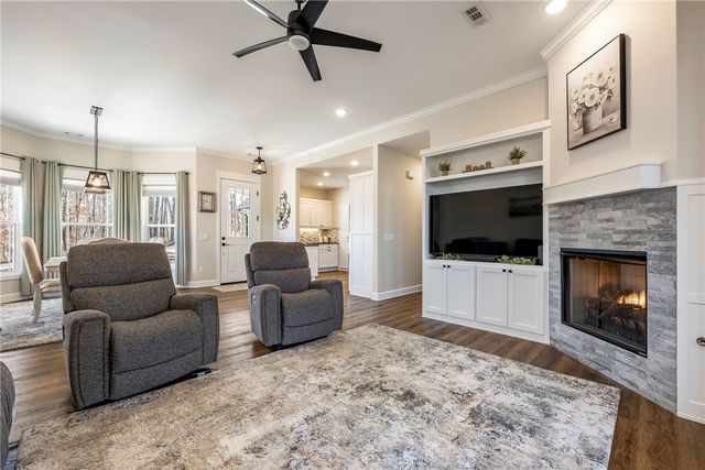 3 Greenlaw Lane, Bella Vista, AR 72715