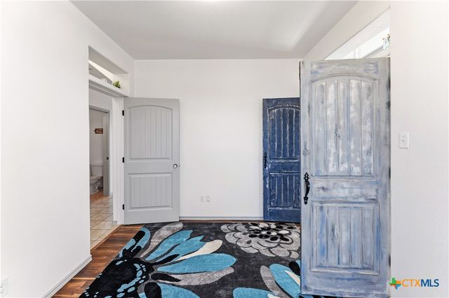 100 Serpentine Lane, Jarrell, TX 76537