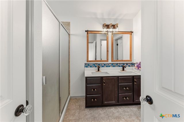 100 Serpentine Lane, Jarrell, TX 76537