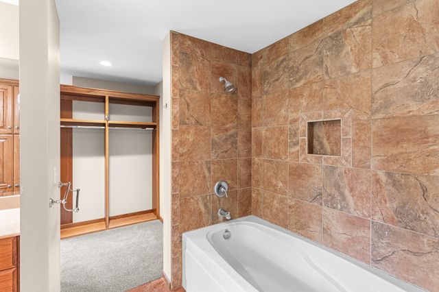 301 MUMFORD DR, Columbia, MO 65203