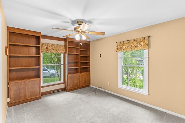 301 MUMFORD DR, Columbia, MO 65203