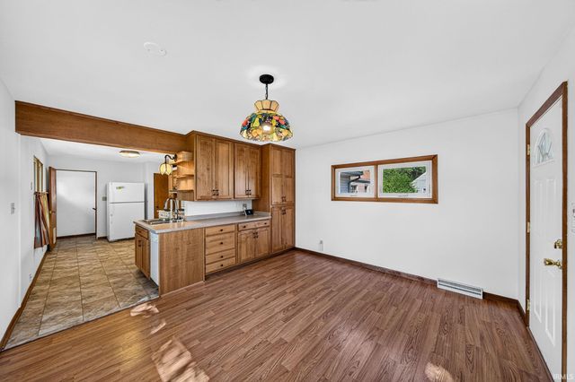 2121 Homewood Avenue, Mishawaka, IN 46544