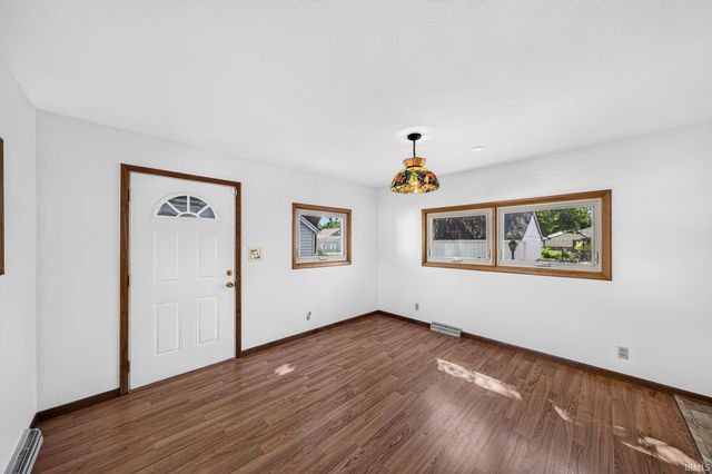 2121 Homewood Avenue, Mishawaka, IN 46544