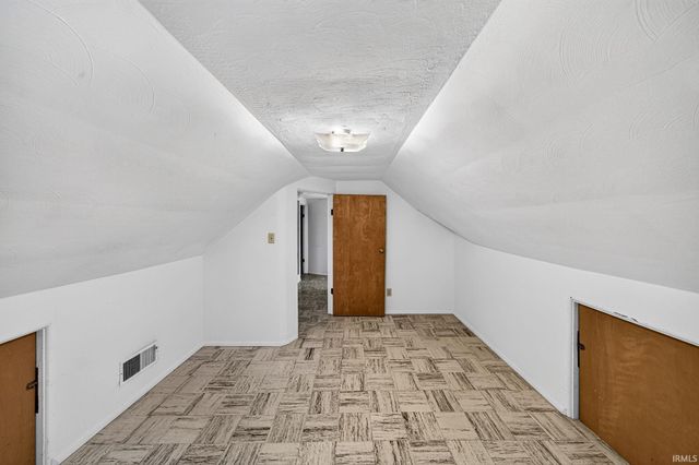 2121 Homewood Avenue, Mishawaka, IN 46544