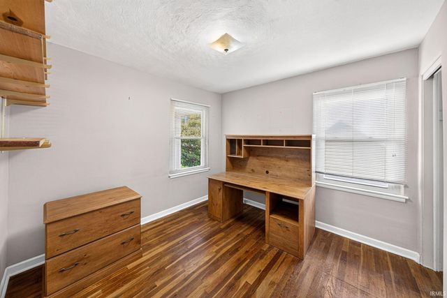 2121 Homewood Avenue, Mishawaka, IN 46544