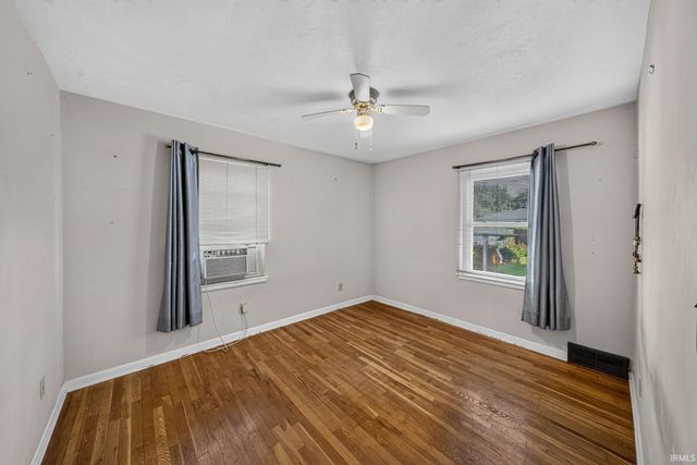 2121 Homewood Avenue, Mishawaka, IN 46544