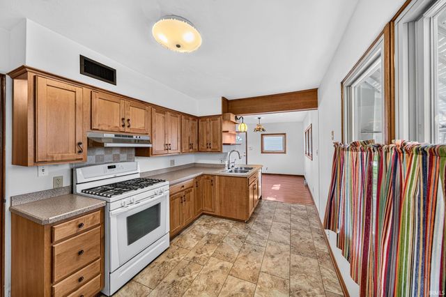 2121 Homewood Avenue, Mishawaka, IN 46544