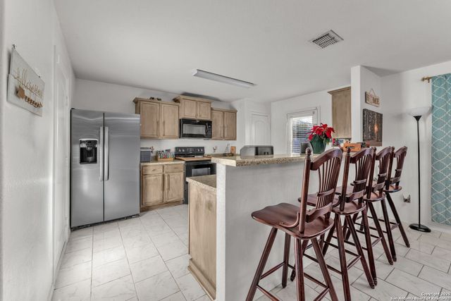 6807 Treselle Ln, San Antonio, TX 78252