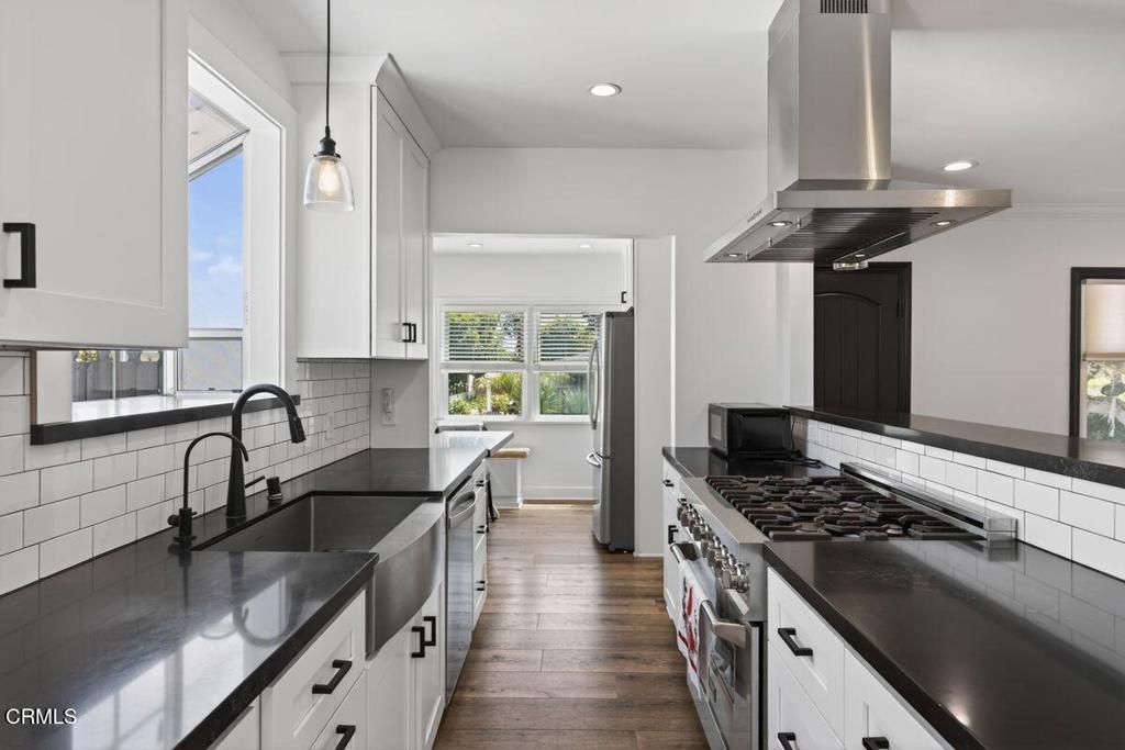 Image 12 of property listing at 3737 Paloma Drive, Ventura, CA 93003
