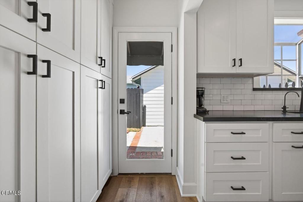 Image 17 of property listing at 3737 Paloma Drive, Ventura, CA 93003
