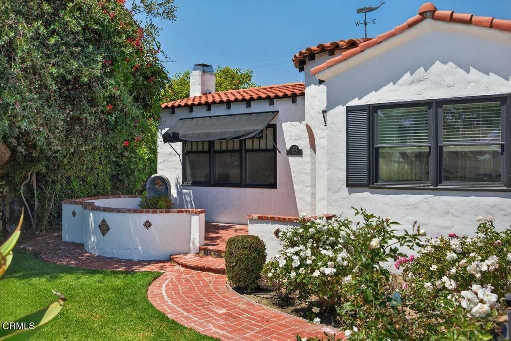 Image 3 of property listing at 3737 Paloma Drive, Ventura, CA 93003