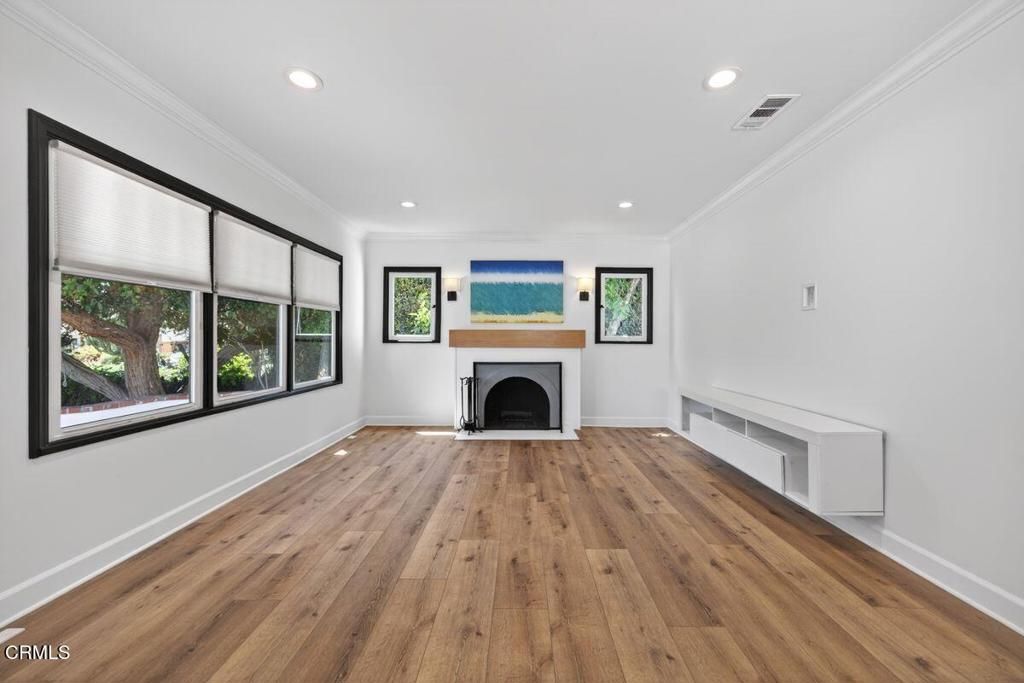 Image 5 of property listing at 3737 Paloma Drive, Ventura, CA 93003