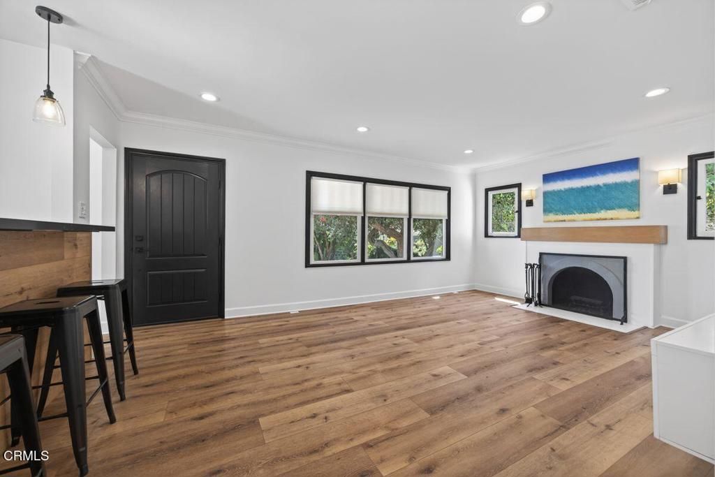 Image 6 of property listing at 3737 Paloma Drive, Ventura, CA 93003