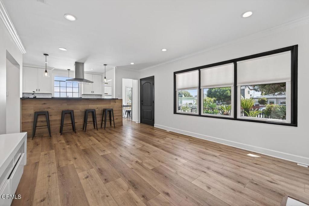 Image 7 of property listing at 3737 Paloma Drive, Ventura, CA 93003