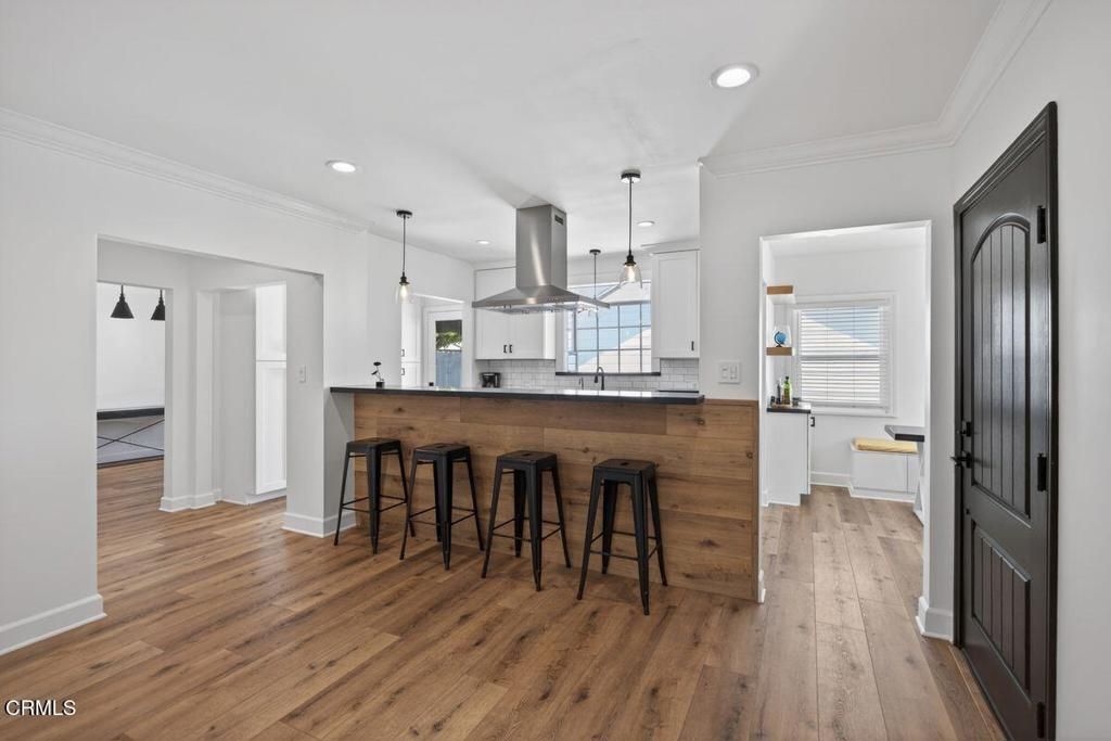 Image 9 of property listing at 3737 Paloma Drive, Ventura, CA 93003
