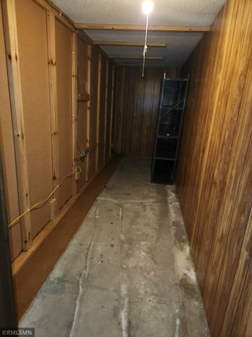 20 Camelot Drive, Mankato, MN 56001