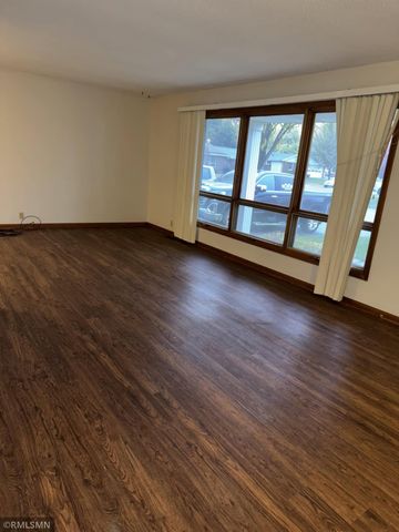 20 Camelot Drive, Mankato, MN 56001