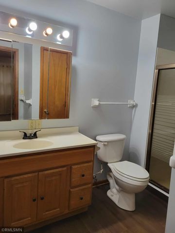 20 Camelot Drive, Mankato, MN 56001