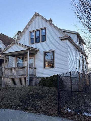 3445 N 21st STREET, Milwaukee, WI 53206