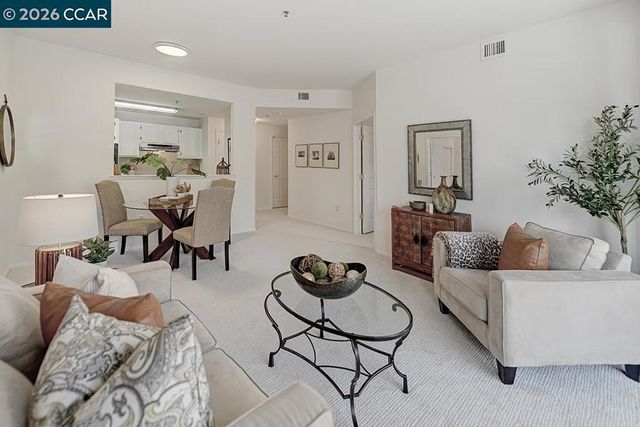 1860 1860 Tice Creek 1241, Walnut Creek, CA 94595