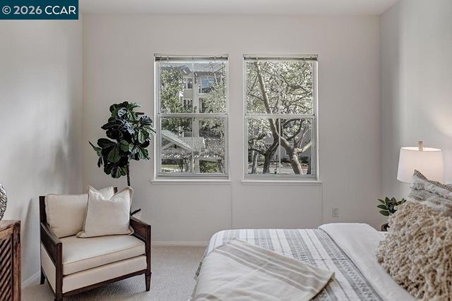 1860 1860 Tice Creek 1241, Walnut Creek, CA 94595