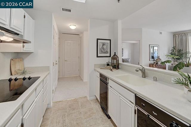 1860 1860 Tice Creek 1241, Walnut Creek, CA 94595