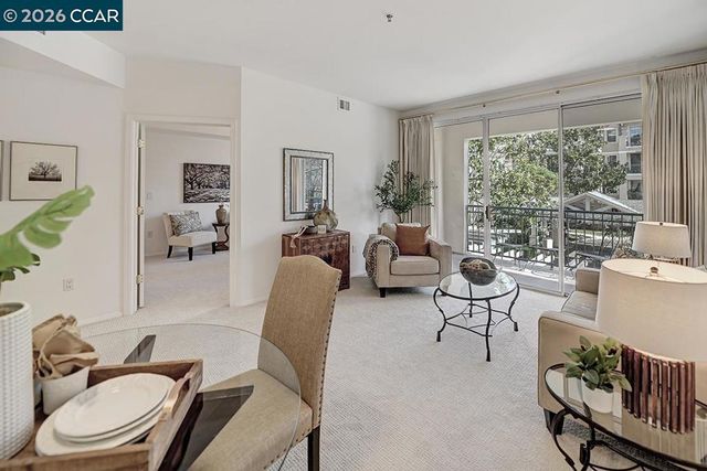 1860 1860 Tice Creek 1241, Walnut Creek, CA 94595