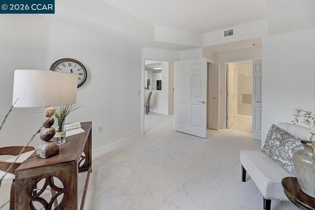 1860 1860 Tice Creek 1241, Walnut Creek, CA 94595