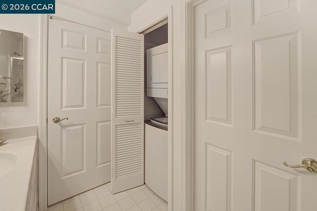 1860 1860 Tice Creek 1241, Walnut Creek, CA 94595