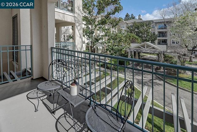 1860 1860 Tice Creek 1241, Walnut Creek, CA 94595