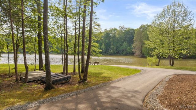 714 Big Woods Pl, Manakin Sabot, VA 23103