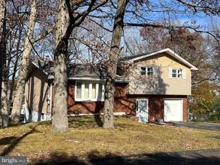 523 W LAUREL ST, Frackville, PA 17931