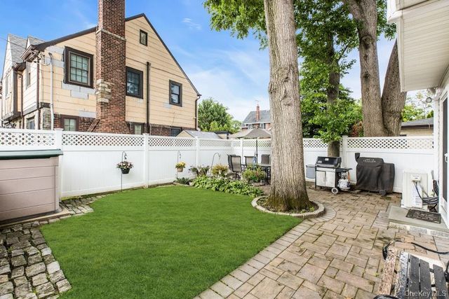 128 Stuart Street, Lynbrook, NY 11563
