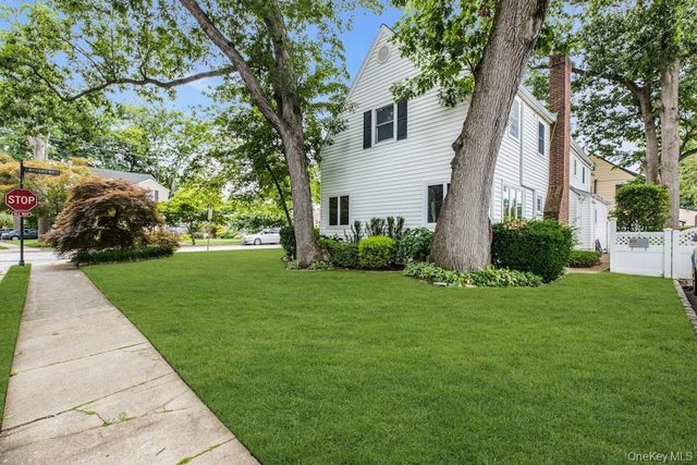 128 Stuart Street, Lynbrook, NY 11563
