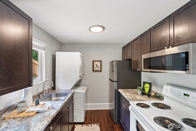 3226 Halverson Avenue, Bremerton, WA 98310