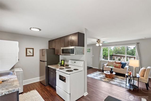 3226 Halverson Avenue, Bremerton, WA 98310