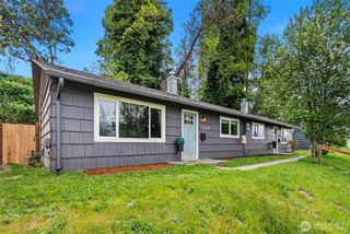 3226 Halverson Avenue, Bremerton, WA 98310