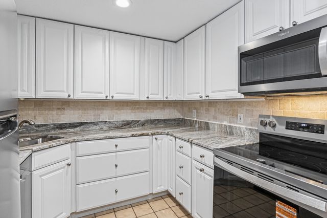 219 Central St 3A, Lowell, MA 01852