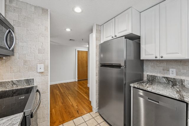 219 Central St 3A, Lowell, MA 01852