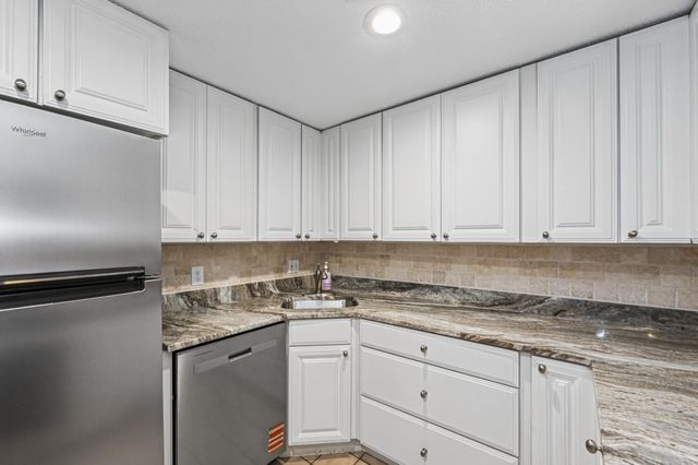 219 Central St 3A, Lowell, MA 01852