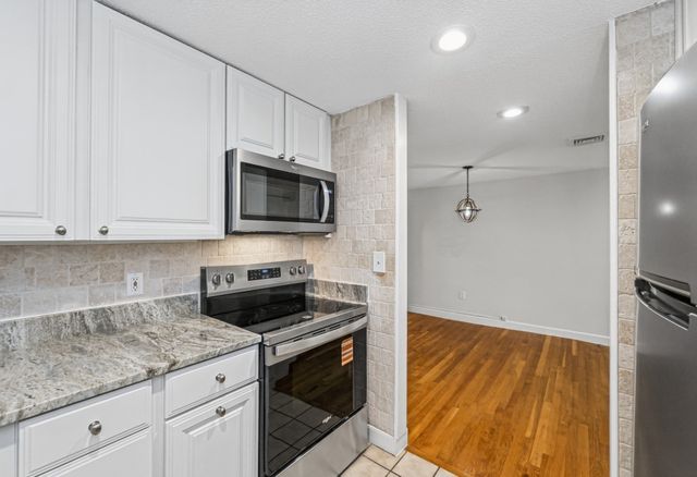 219 Central St 3A, Lowell, MA 01852