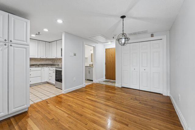 219 Central St 3A, Lowell, MA 01852