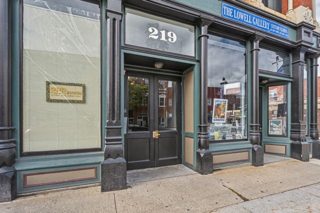219 Central St 3A, Lowell, MA 01852
