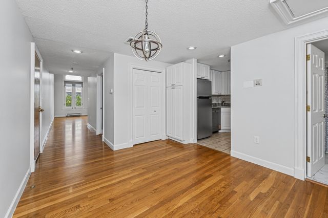 219 Central St 3A, Lowell, MA 01852
