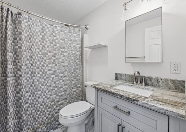 219 Central St 3A, Lowell, MA 01852